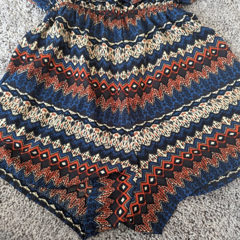 Small Long sleeved Patterned Rhomper - Picture 3 of 6